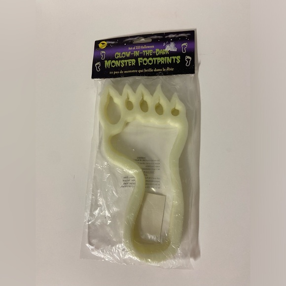 Sun Hill Glow In The Dark Monster Footprints Decor Vintage Halloween Prop Set 10 - Picture 2 of 5